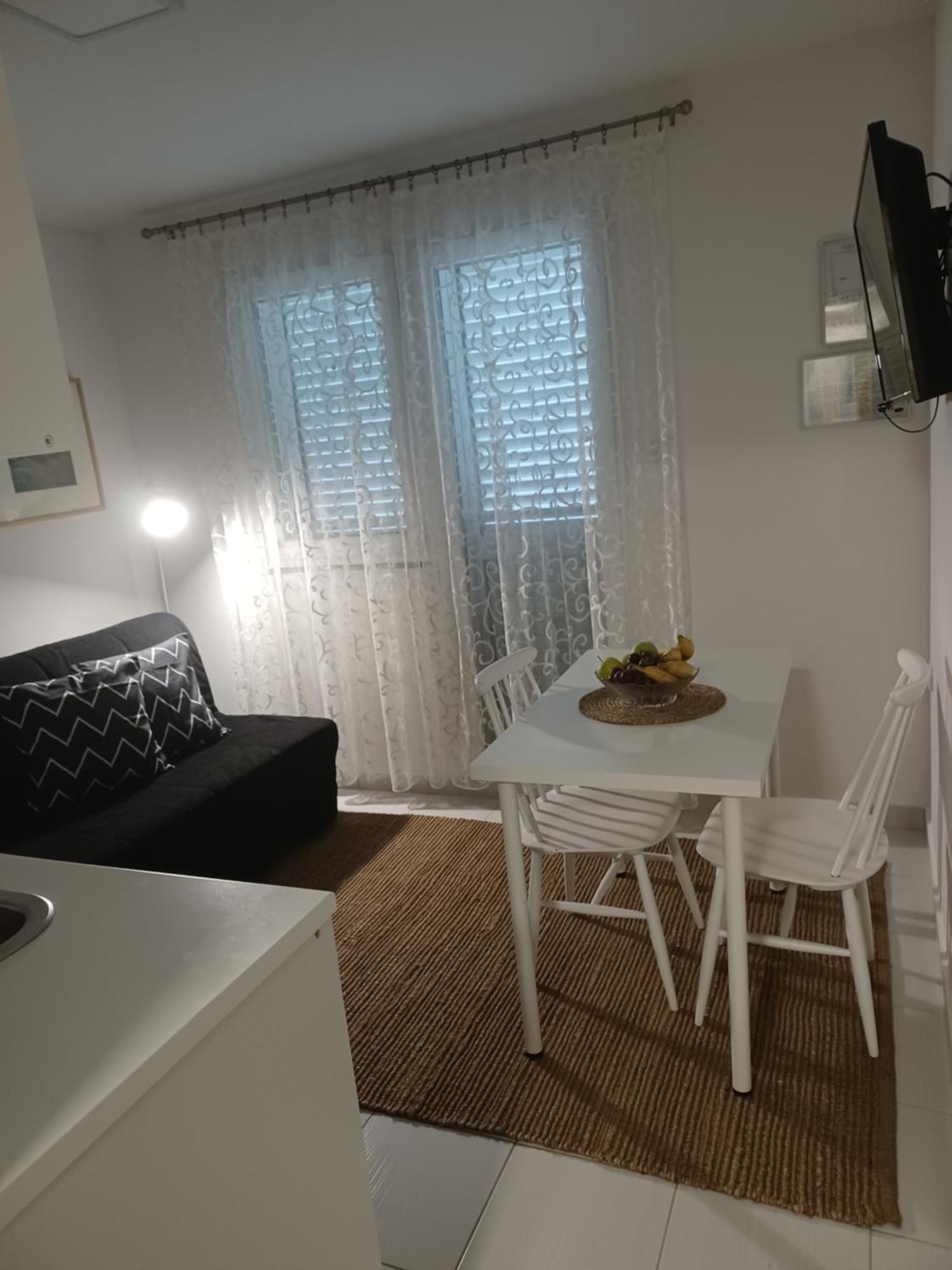 Apartmani Ana - Meka Draga Obrovac Luaran gambar